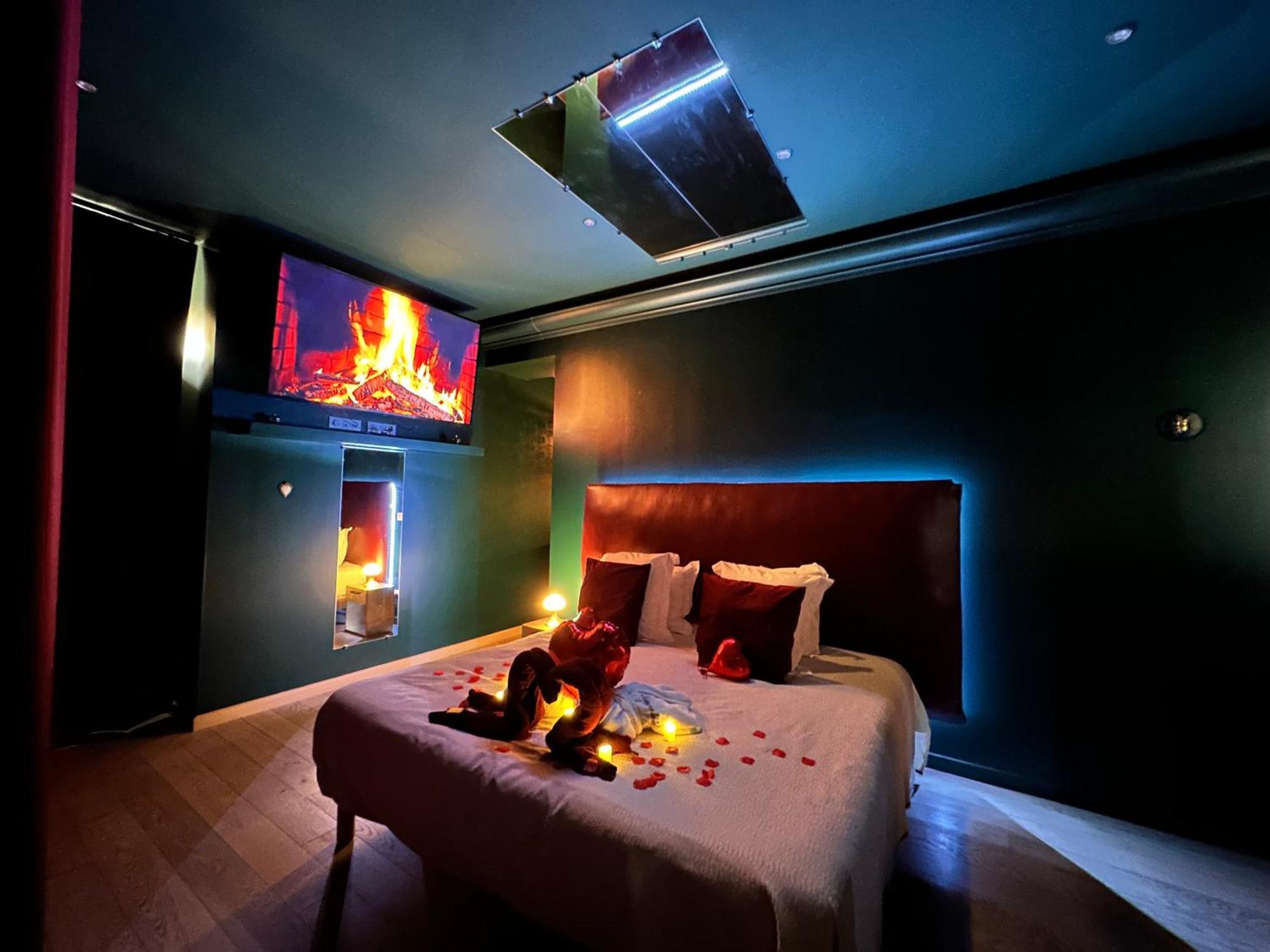 Mieuxqualhotel Jacuzzi Privatif Velvet Desire Бордо Екстер'єр фото
