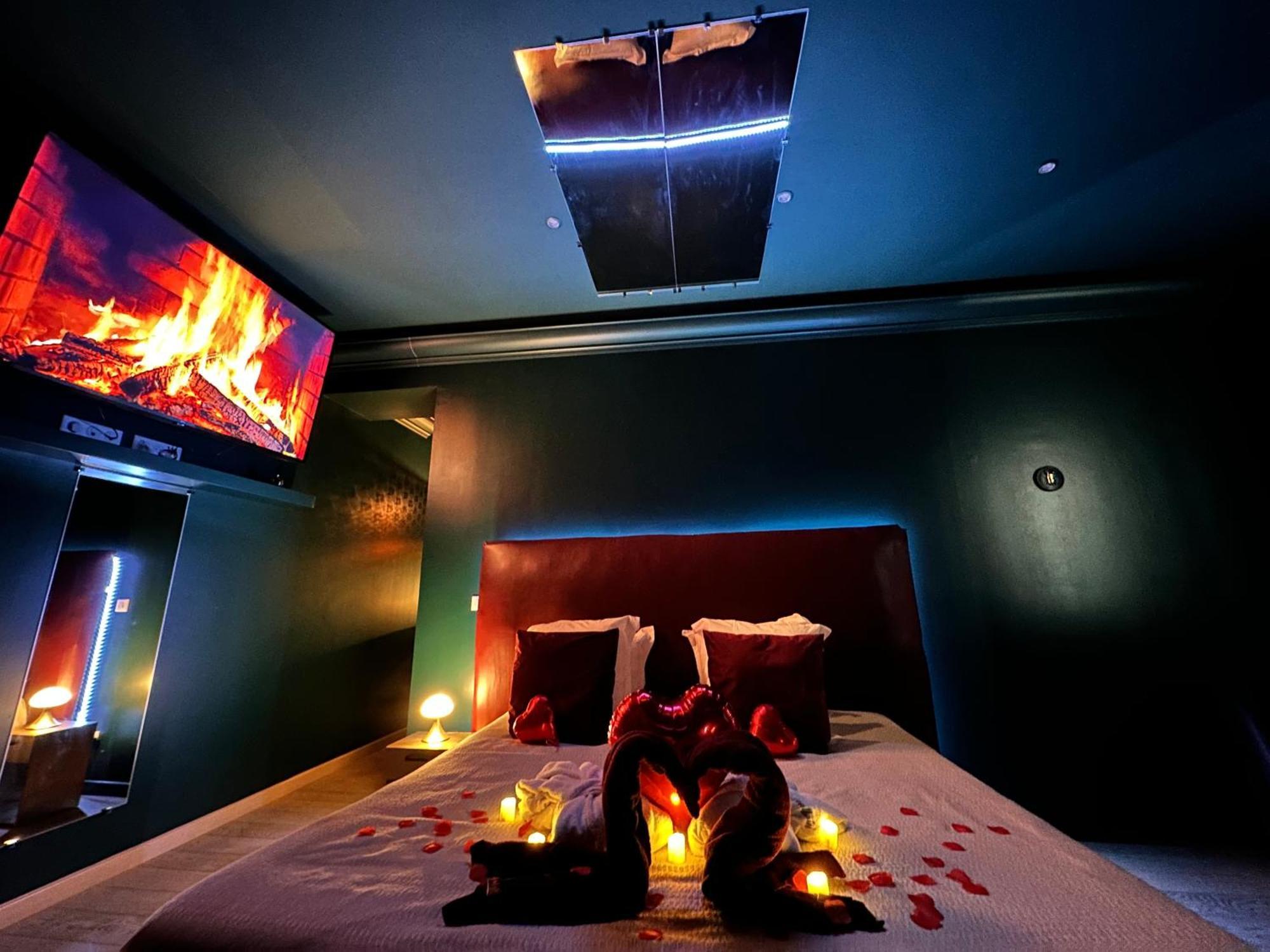 Mieuxqualhotel Jacuzzi Privatif Velvet Desire Бордо Екстер'єр фото