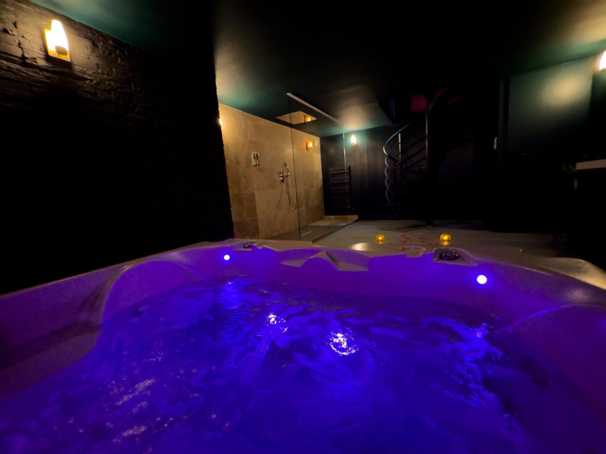 Mieuxqualhotel Jacuzzi Privatif Velvet Desire Бордо Екстер'єр фото
